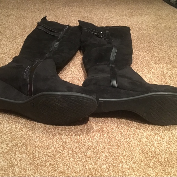 Black wedge boot - Picture 3 of 5